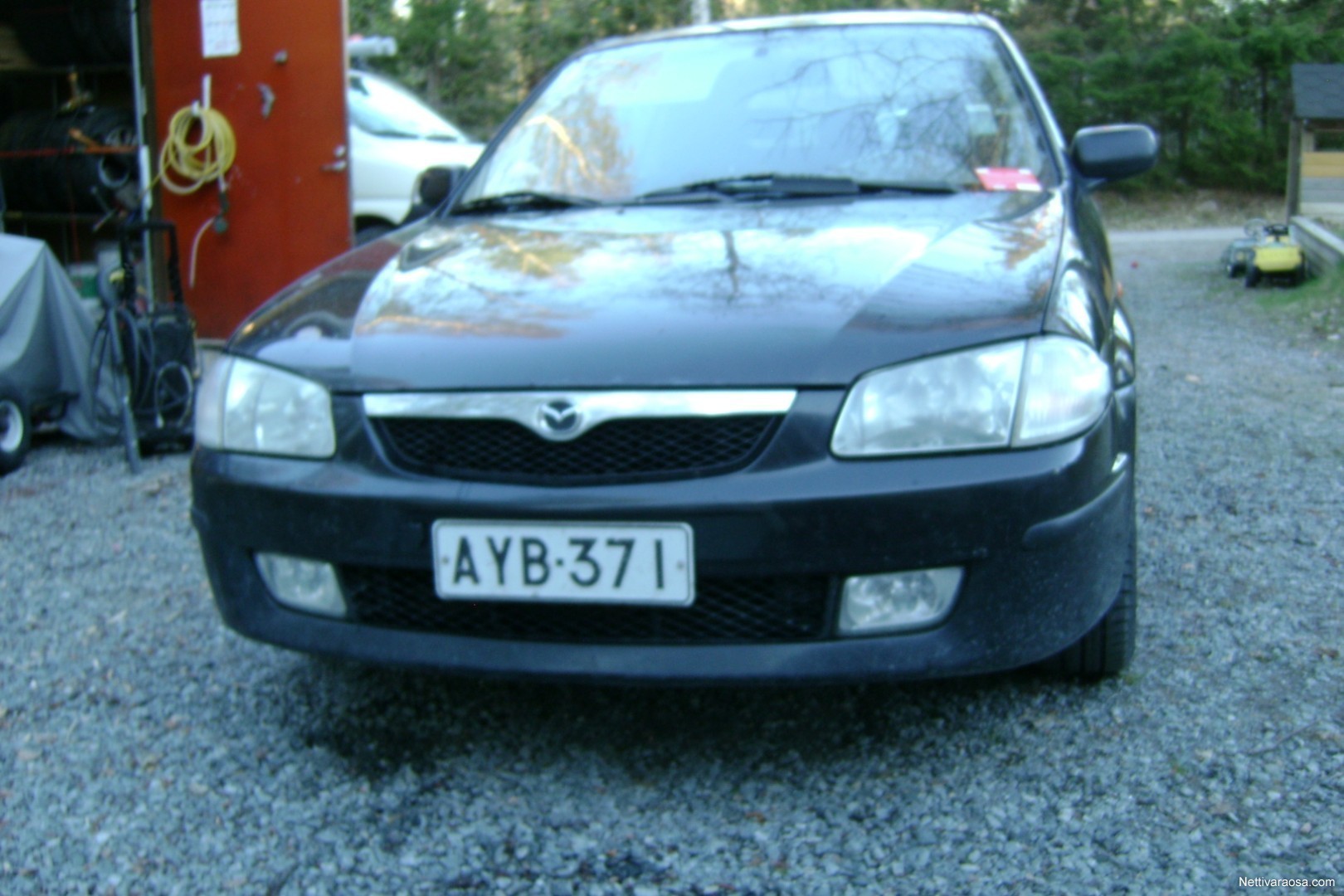 Mazda 323 1999