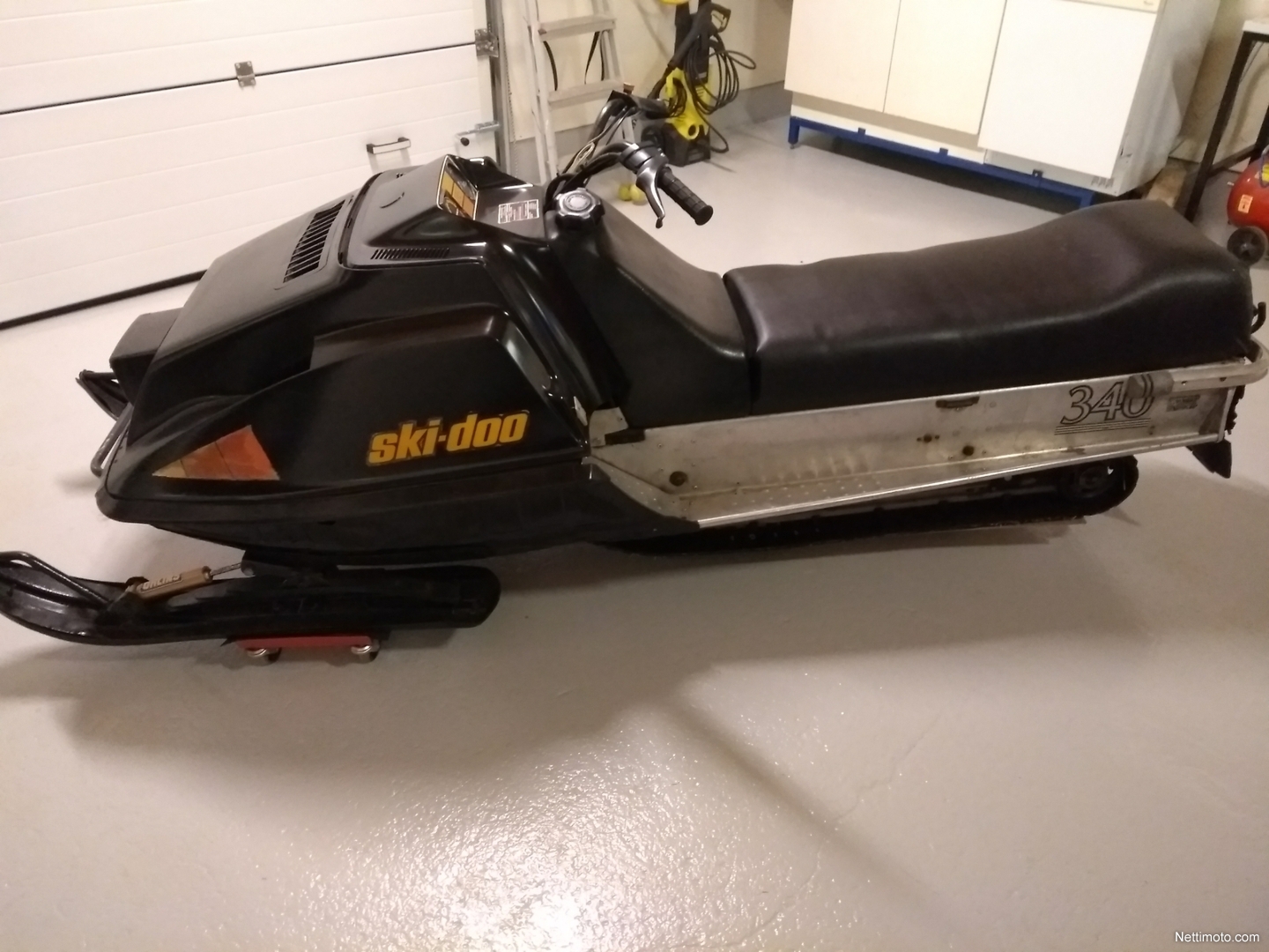 Nettivaraosa SkiDoo Everest 1977 Kunnostettavat motot Nettivaraosa