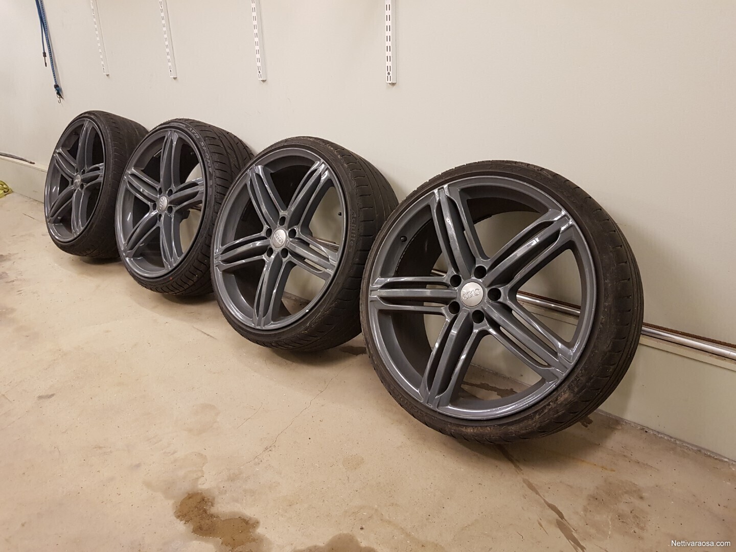 Nettivaraosa Audi Peelers 9,5x21 ET33 replica 255/30R21 Vanteet