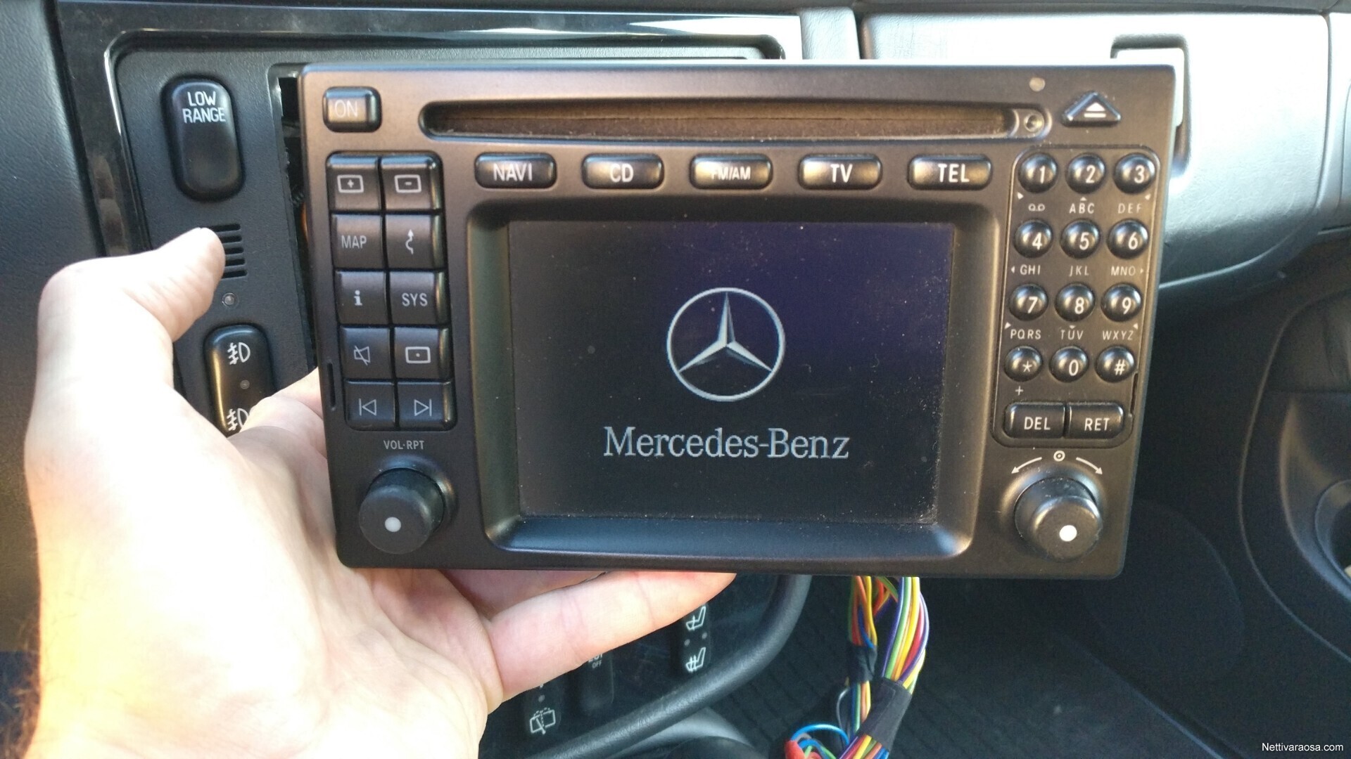 Nettivaraosa MercedesBenz COMAND 2.0 Radio Head unit