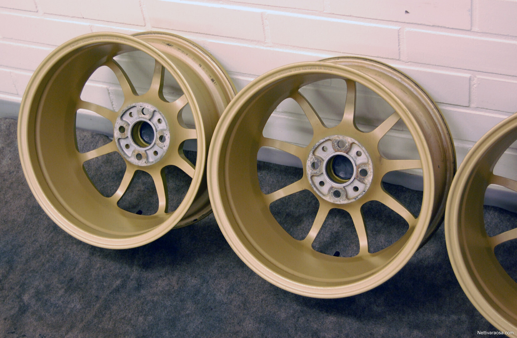 nettivaraosa-oz-racing-alleggerita-hlt-race-gold-16x7-4x100-et42