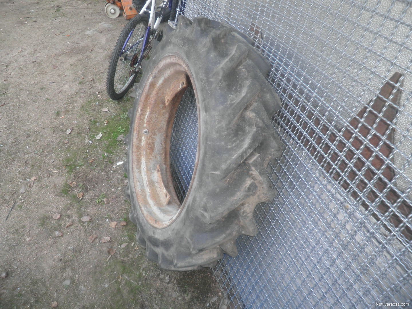 Stomil traktorin renkaat