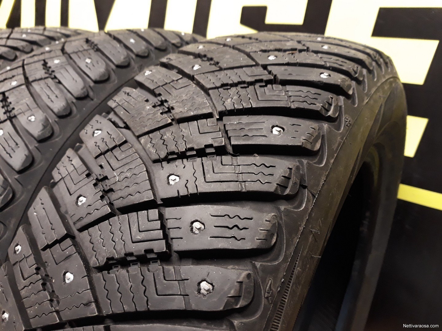 Nettivaraosa - Goodyear Ultragrip Ice Arctic 2015 - 185/65/15 88T ...
